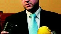 Retoriskt är Fredrik Reinfeldt är en svårare nöt att knäcka än agitatorn PJ Anders Linder. Foto: Scanpix