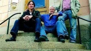 David Swärd, kompositör, Stefan Teleman, bildkonstnär, Olov Rasch, teaterman - tillsammans visar de ett allkonstverk på Galleri Kronan, i Telemans utställning. Foto: Janne Forsby.