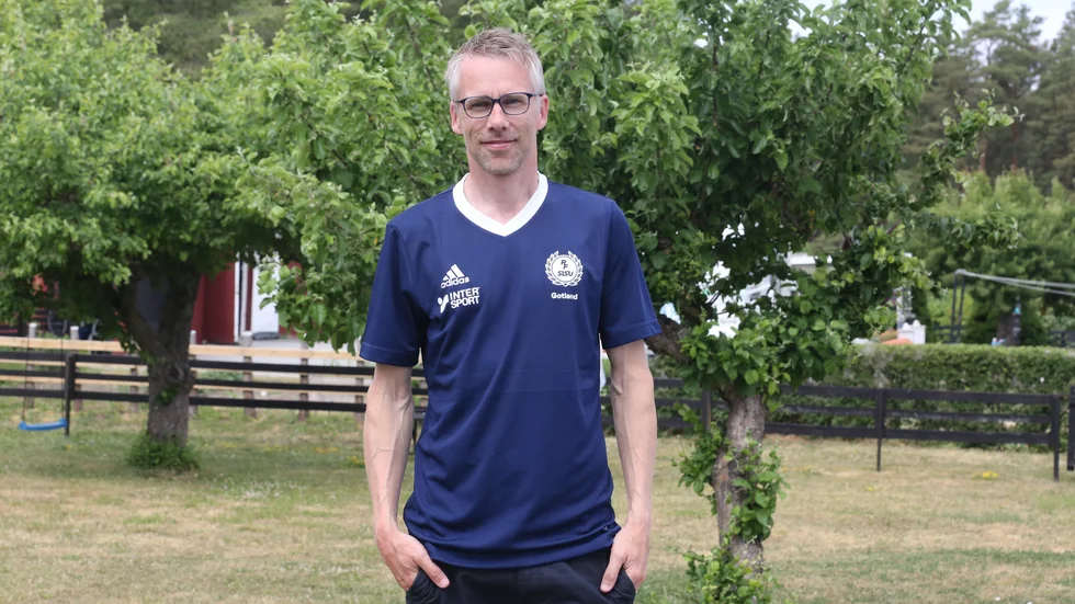 Björn Uppborn gör sitt första, och samtidigt åttonde Island Games. Namnbytet från Eriksson till Uppborn ska lura motståndarna och arrangörerna.