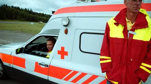 I räddningsteamet som befinner sig utspritt runt banan ingår bland andra ambulansförare Joakim Sundelin och doktor Mats Håkansson.