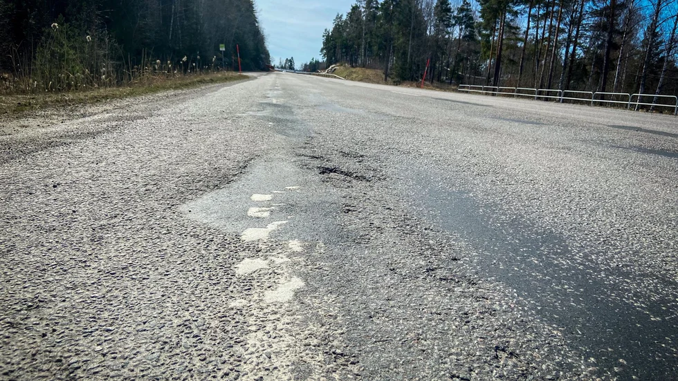 Vägen mellan Eskilstuna och Sundbyholm, av Trafikverket kallad väg 953. Arkivbild.