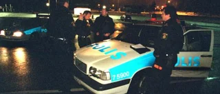 Jakt efter pistolbeväpnad man