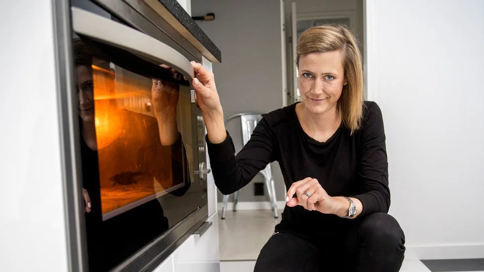 Med vedugn hemma i köket har Sveriges mästerkock  Catarina König goda möjligheter att experimentera med såväl bröd som pizzor.
