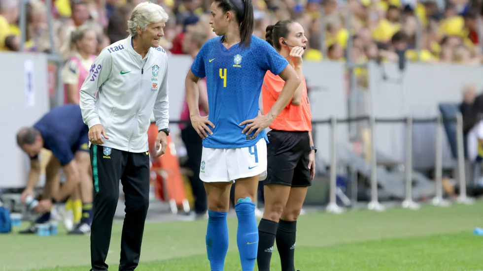 Brasiliens förbundskapten Pia Sundhage (till vänster) och Rafaelle. Arkivbild.