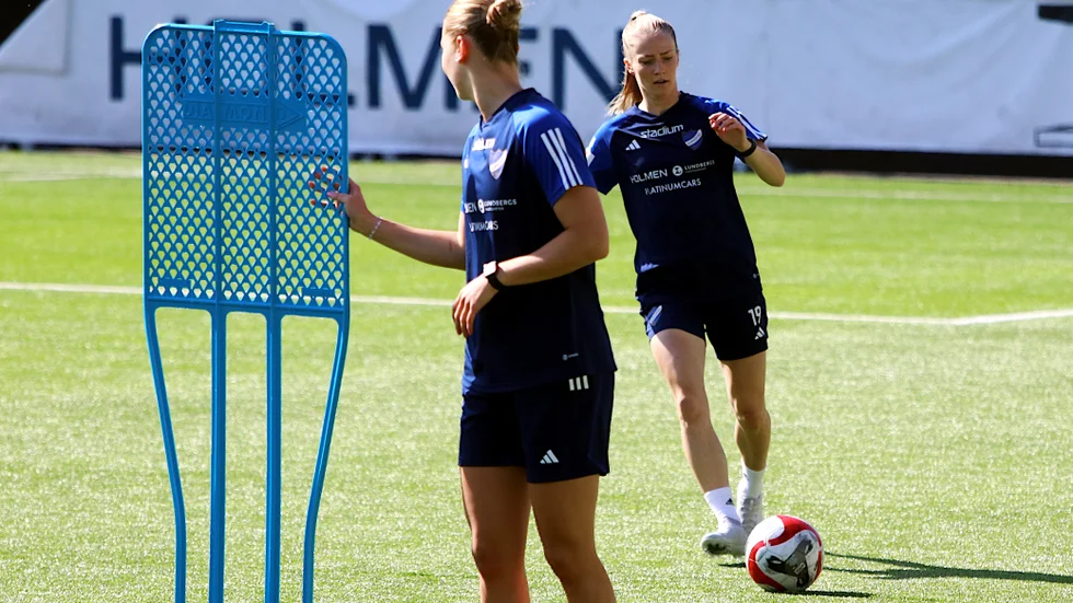 "Innan jag kom hit har jag alltid hatat att spela wingback, har tyckt att det är en av de värsta positionerna just för att det är så mycket löpningar", berättar Sabina Ravnell, IFK Norrköpings ytterspelare.