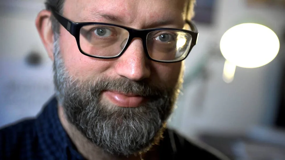 "När jag var liten kämpade vuxenserien för att få något slags godkännande. Serier var för barn. Nu är det snarare tvärtom, vuxenserien har blomstrat och befinner sig i något slags boom medan barnserien har hamnat i skymundan", säger Pelle Forshed.