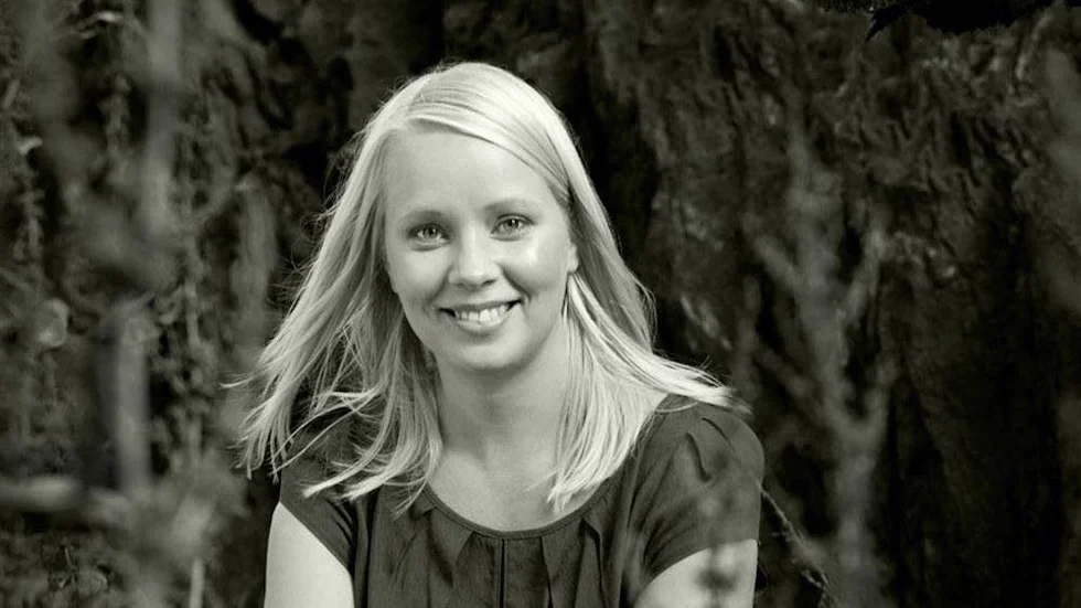 Författaren och journalisten Lisa Bjärbo tilldelas Astrid Lindgren-priset 2018 för ett förtjänstfullt författarskap inom barn- och ungdomslitteraturen.