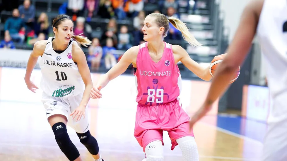Katie Bussey och Martina Stålvant.