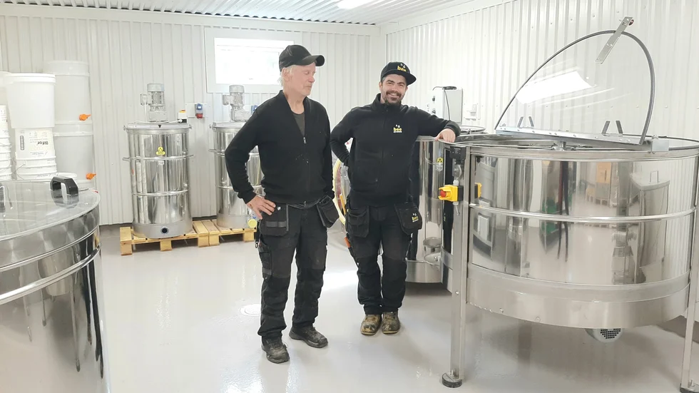 Kompisarna Mats Andersson och Andreas Schleiss har ett gemensamt biintresse. Schleiss lirar dock i en högre division då han miljoninvesterat i en splitterny produktionsanläggning mer för stordrift.