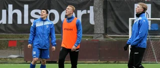 Anfallaren skadad – borta från spel