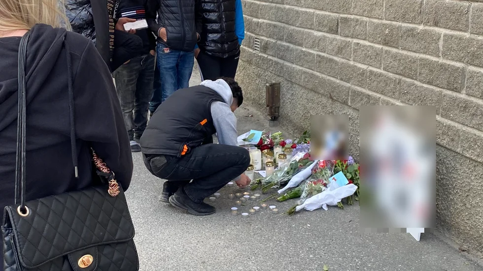 Minnesplatsen för den mördade mannen på Trädgårdsgatan var välbesökt dagarna efter mordet.