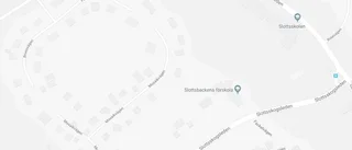 Nya ägare till fastigheten på Mosaikvägen 18 i Slottsskogen, Skokloster - prislappen: 3 900 000 kronor