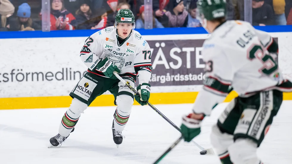 Gabriel Säll, som har Bureå IF som sin moderklubb, stannar i Tingsryd över kommande säsong.