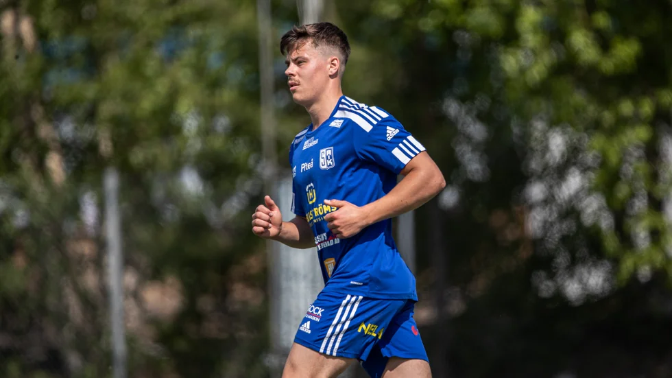 Viktor Carlsson i Storfors tröja, men nu gäller Munksund/Skuthamn.