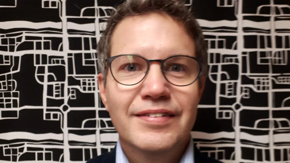 Mikael Lindholm går till en högre position inom samhällsbyggnad.