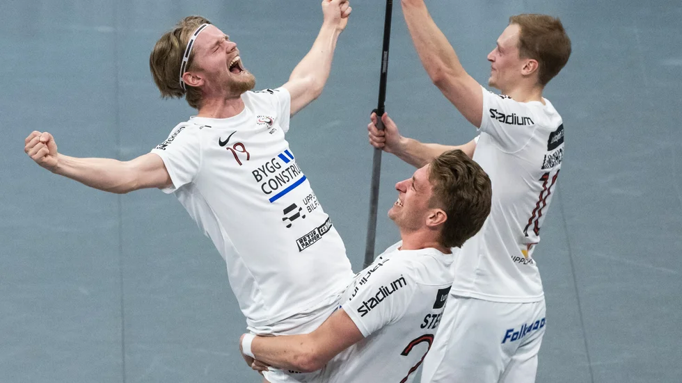 Filip Eriksson jublar efter ett mål i finalmatchen mot Falun.