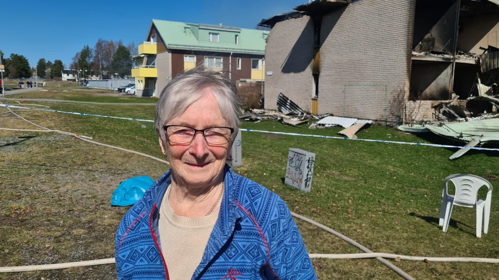  "Jag sov med kläderna på i natt för jag skulle hinna ut snabbt om branden skulle sprida sig till mitt hus", säger Anna Nora Sandman
