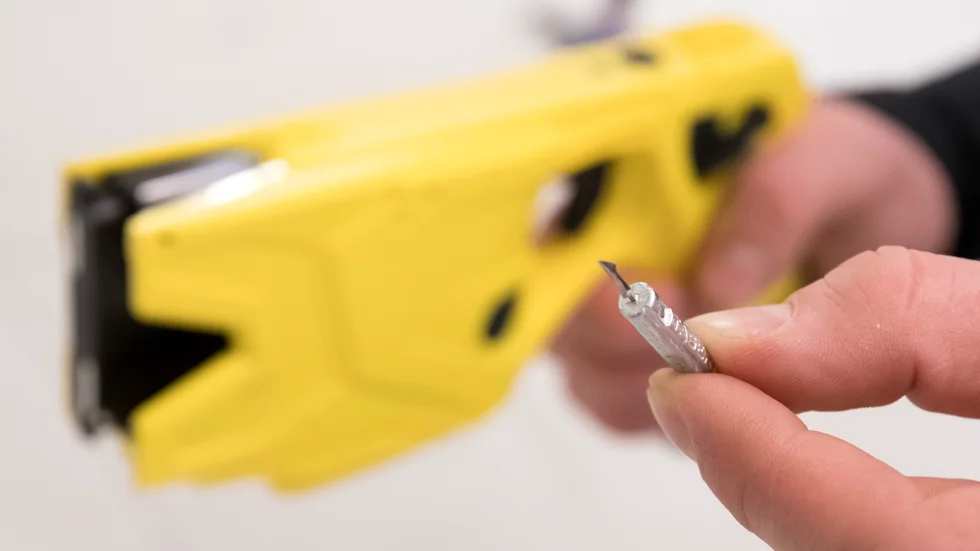 Mannen försökte föra in ett elchockvapen i Sverige. Vapnet på bilden har inget med artikeln att göra. Arkivbild.