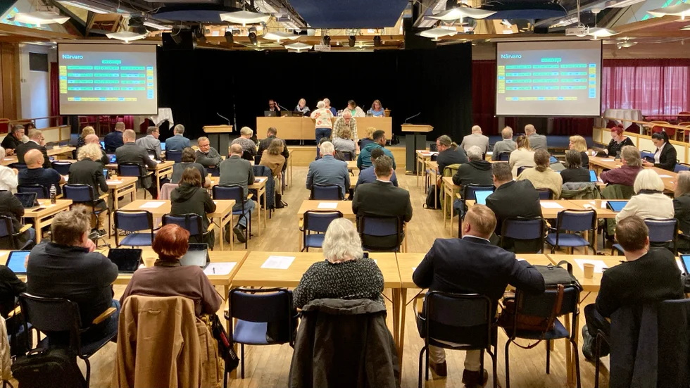 Det här är Katrineholms demokratiskt beslutande församling. Den ska inte behandlas som en transportsträcka.