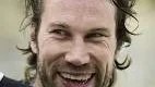 Peter "Foppa" Forsberg under matchen till Sven Tumbas ära.