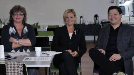 Överkalix kommunalråd Birgitta Persson, Luleå kommuns utvecklingschef Anna Degerman och krögaren Philip Kuo (Waldorf) är rapportörer i projektet Kraftsamling.