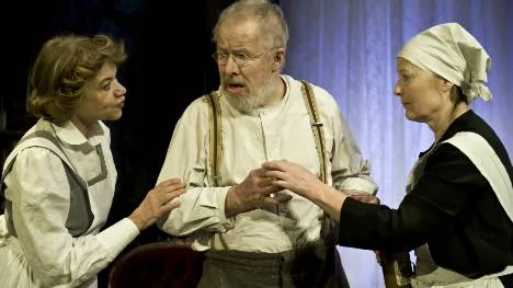 Smutsvackert griftetal över Gustaf Fröding med Iwa Boman, Sven Wollter och Sandra Malmquist.