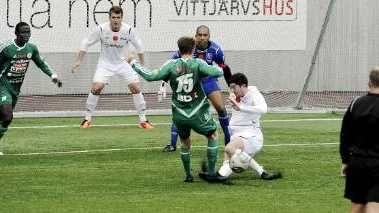 Hit - men inte längre. Boden gjorde en spelmässigt bra match mot Syrianska Kerburan. Men trots en hel del bra chanser lyckades BBK inte spräcka målnollan. Men laget höll tätt bakåt och det gav till slut en poäng.