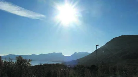 Sol över Lapporten en tidig morgon.
