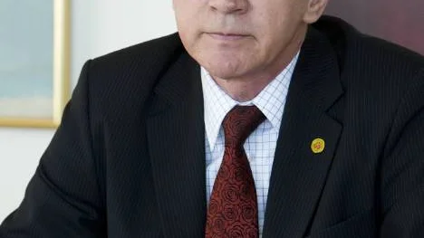 Karl Petersen.