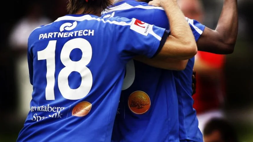 Jesper Arvidsson och straffskytten Ricardo Santos.