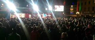 LIVE-TV: Jätteflashmob vid glasburen