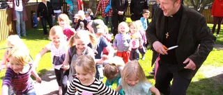 Invigning med hopp och spring