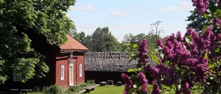 Värdar till husen på hembygdgården