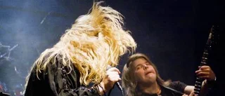Mycket hår och höga metaltoner