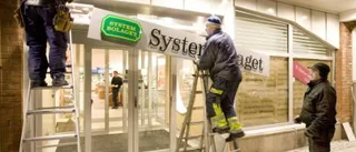 Skylten på plats