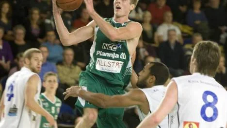 Christopher Ryan tog Plannja till högre höjder i bortamatchen mot Uppsala. 19-åringen gjorde en riktigt bra match när Plannja vann med 83-7.