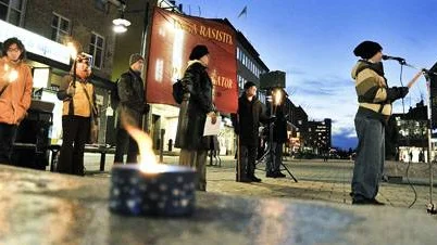 Ung vänster demonstrerar mot rasismen