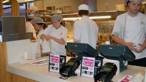Det är full rulle på Max. Omsättningen ökade med åtta procent första halvåret 2009, trots lågkonjunkturen.FOTO: Tove Sjöquist