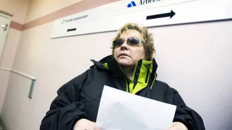 Ann Hjort-Johansson, 41, tycker att de nya reglerna för långtidssjuka är omänskliga. Efter tolv års sjukskrivning på grund av en svår trafikolycka blir hon nu utförsäkrad. Hon har sex kritiska frågor till socialförsäkringsminister Cristina Husmark Pehrsson.