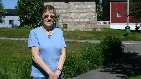 Thea Wanhatalo, SPRF, menar att många äldre personer har svårt att få svar på sina frågor när de kontaktar olika myndigheter via telefon.