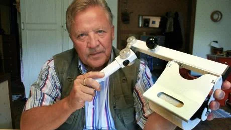 Kirunaprofilen Reinhold "Relle" Brynefall fyller 60 år. Han är också innovatör till en en pappershållare för handikapptoaletter som ska ta honom ut i näringslivets hetluft igen.