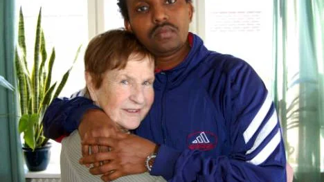 Soki Wallade Hossain tillsammans med Vivianne Westerlund, en av de bodensare som engagerat sig i hans öde.FOTO: leif hammarström