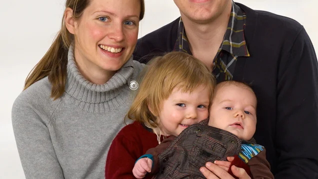 Sara Englund Eckerbom och Per Eckerbom, Motala, fick 1/9 sonen Hannes. Storasyster Karin är 2 år.