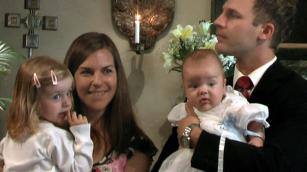 Annelie och Per Björnevik, Lidingö, fick 5/2 sonen William. Längd 43 cm.  Vikt 2 005 g. Storasyster Isabell är 2 år.  Annelie och Per kommer ursprungligen från Linköping.