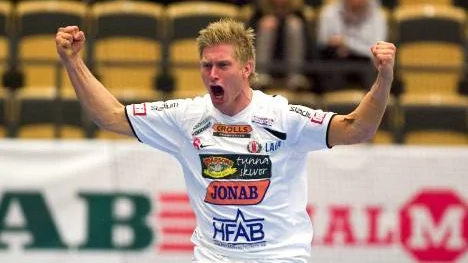 Norrbottning i exil. I morgon går Jonny Olsson och hans Drott in i handbollens semifinalspel mot Ystad.