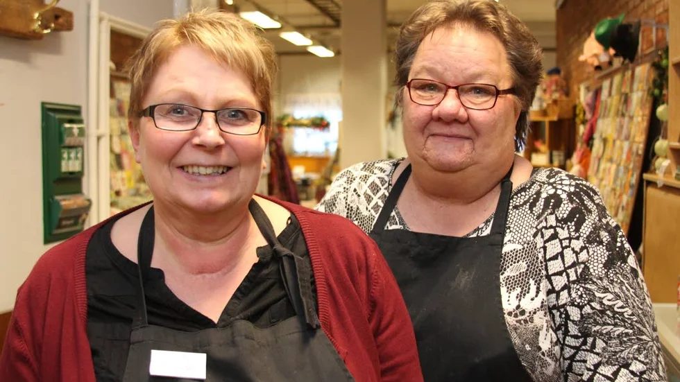 Vädjar. 
Susanne Ideskär och Inga-Lill Kambrink som jobbar på Aktivitetshuset vädjar om frivilliga till arbetet med de asylsökande.