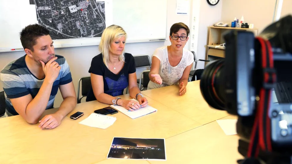 Utredningsledarna John Skoog och Gunilla Broman, samt förundersökningsledaren Helene Gestrin vädjar till den okända fotografen att ge sig till känna.