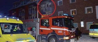 Uppdaterad: 47-årig man avliden i eldhärjad lägenhet