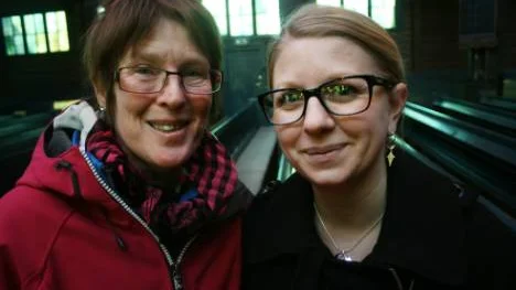 Cornelia Lohs, projektledare, och Erica Carlsson, verkställande direktör vid Kiruna Lappland, är värdar för gruppen som organiserar det tyska besöket.FOTO: Hans Sternlund