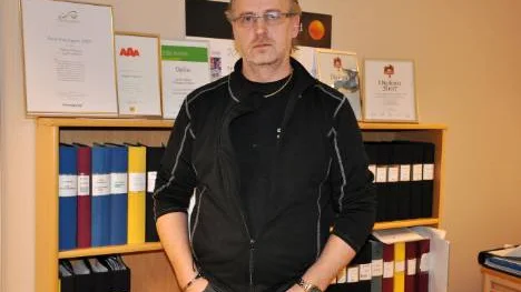 Tommy Nilssons företag TN fastighet & bygg, är ett företag med högsta kreditvärdighet. Kanske var det därför kaparna valde just hans bolag. Han upprörs över att Bolagsverket inte har bättre säkerhet mot den här typen av brott. Händelsen är under polisutredning.                         FOTO: Maria Ödalen